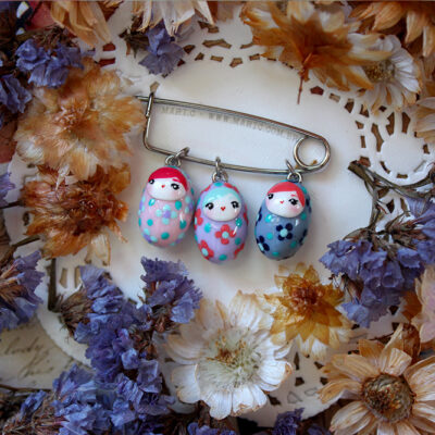 Mari.C - Alfinete Broche Pin Trio Boneca Russa Matriosca Kawaii 1