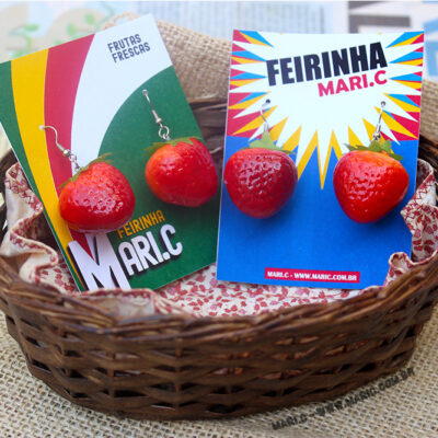 Maxi Brinco Divertido Colorido de Morango Frutas Feirinha