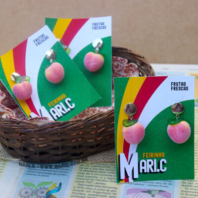 Mari.C - Brinco Divertido Colorido de Pêssego Frutas Feirinha