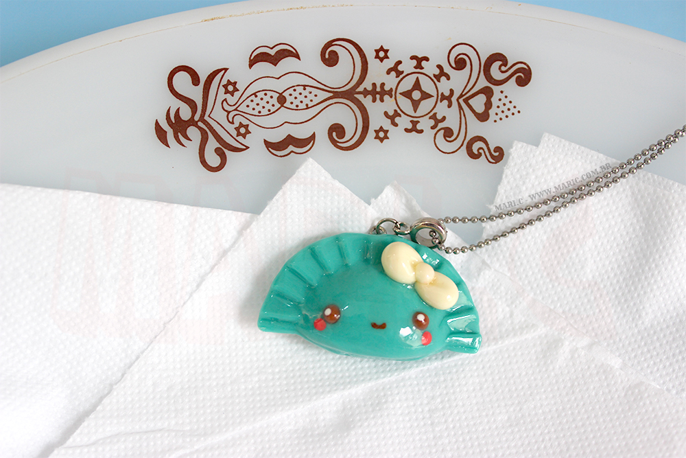 Mari.C - Colar de Pastel Fofo com Carinha Kawaii Fairy Kei com Corrente em Aço Inox 4 Mari.C - Colar de Pastel Fofo com Carinha Kawaii Fairy Kei com Corrente em Aço Inox