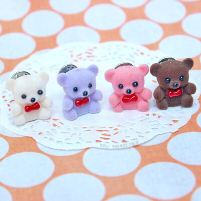 Broche Pin de Urso Ursinho Flocado Pelinho Vintage Nostalgia Retrô Anos 80 e 90