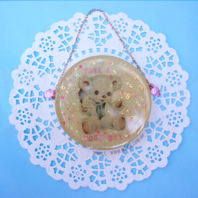 Mari.C - Quadro Decorativo Vintage de Urso Fofo Toque Infância Nostálgica
