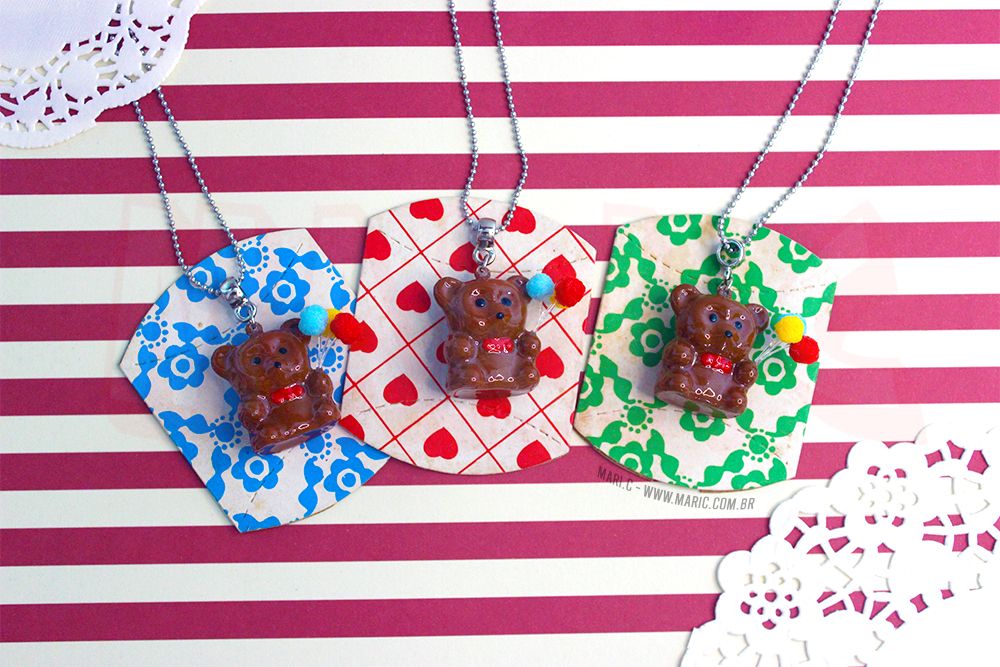 Mari.C - Colar Urso com Balões Vintage Nostalgia Retrô Anos 80 e 90 6 Mari.C - Colar Urso com Balões Vintage Nostalgia Retrô Anos 80 e 90
