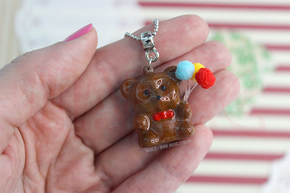 Mari.C - Colar Urso com Balões Vintage Nostalgia Retrô Anos 80 e 90 4 Mari.C - Colar Urso com Balões Vintage Nostalgia Retrô Anos 80 e 90